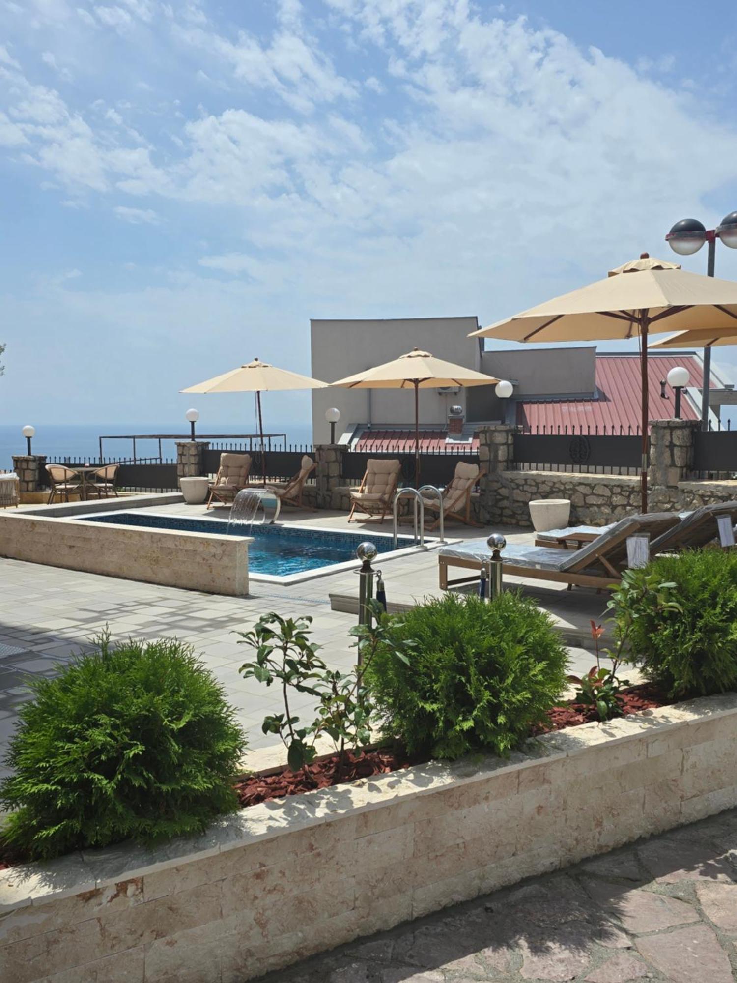 Apartments Mediteran ウルツィニ エクステリア 写真